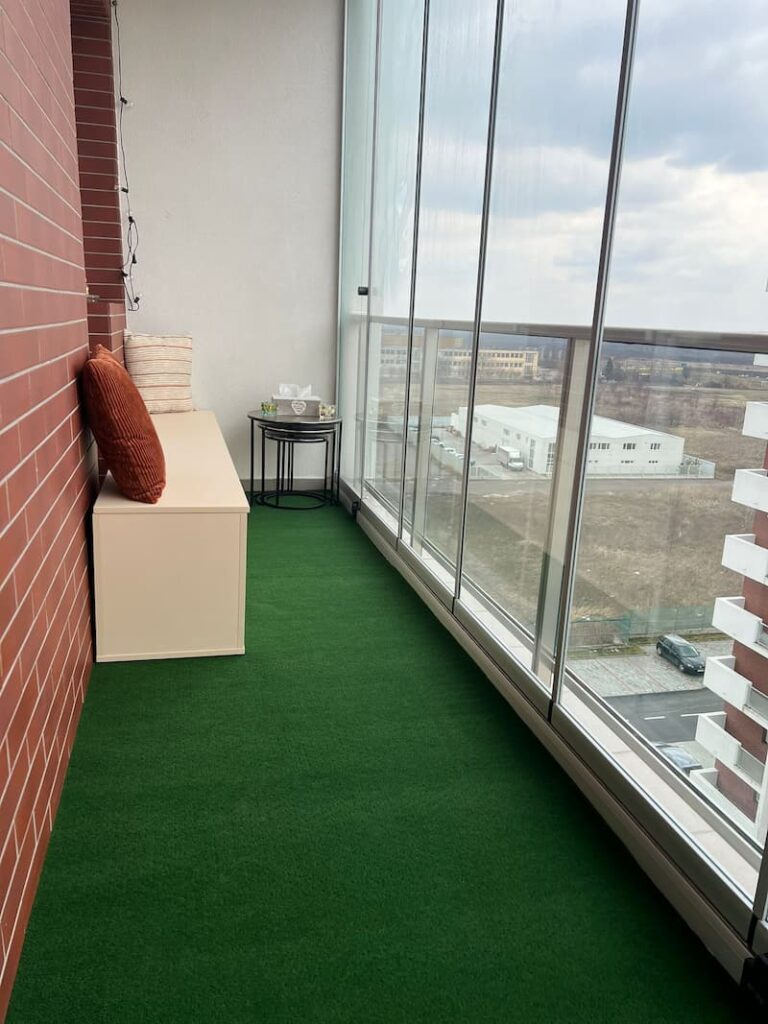 Închidere balcon cu geamuri glisante GEMINI de la Rom Decor